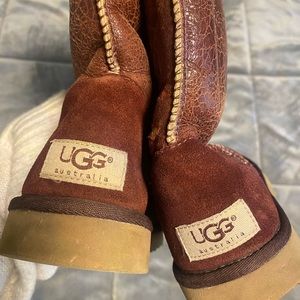 Ugg Burgundy Sherling Boots